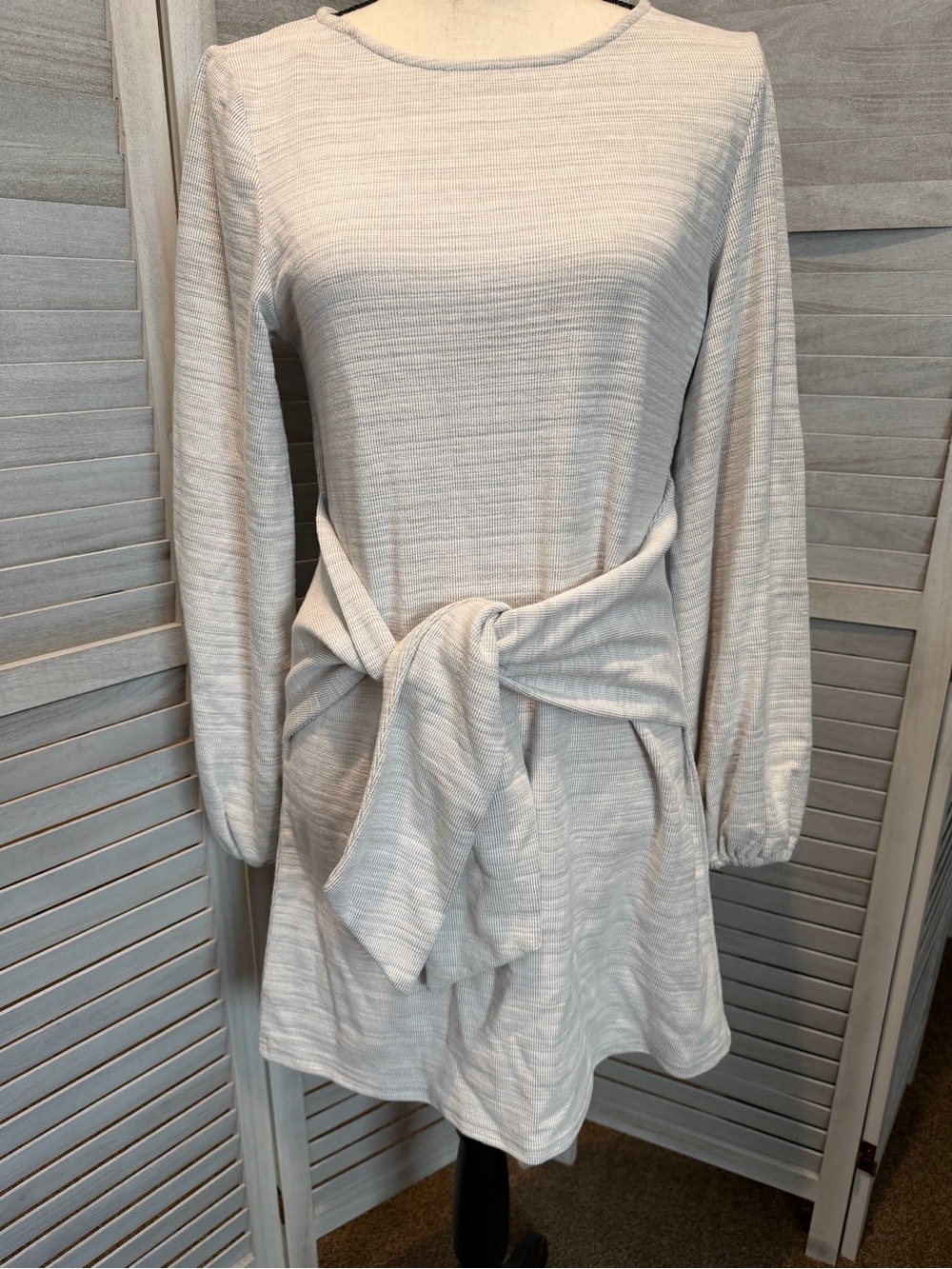 NWT Hello Molly Light Gray Tie-Front Long Sleeve Dress, Small/4 - Picture 5 of 9